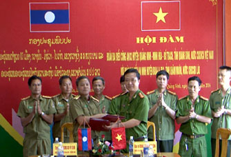 Hội đàm giữa Công an 03 huyện của tỉnh Quảng Bình với An ninh huyện Bualapha, tỉnh Khăm Muộn (Lào)
