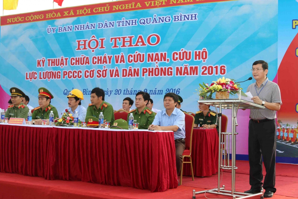 Đồng chí Trần Tiến Dũng - Phó Chủ tịch UBND tỉnh phát biểu tại Hội thao