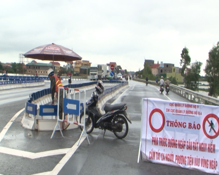 Các điểm ngập lụt đã được cảnh báo cho các phương tiện tại Quảng Bình,