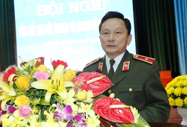 Thiếu tướng Nguyễn Quang Chữ phát biểu chỉ đạo tại hội nghị. 